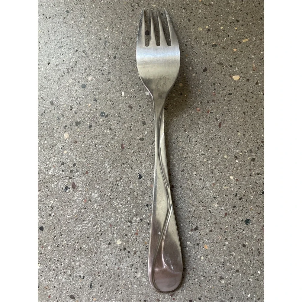 INTERNATIONAL WILLOW FROST STAINLESS FLATWARE‎ SATIN WAVY LINE Dinner Fork